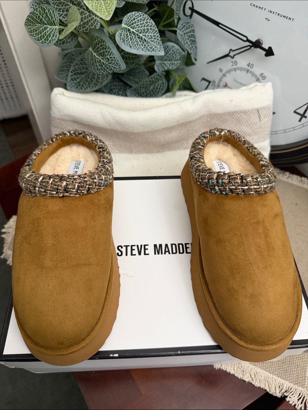 Steve Madden Women’s Platform Selden Slip On Mules Tan Faux Suede Fleece-Lined